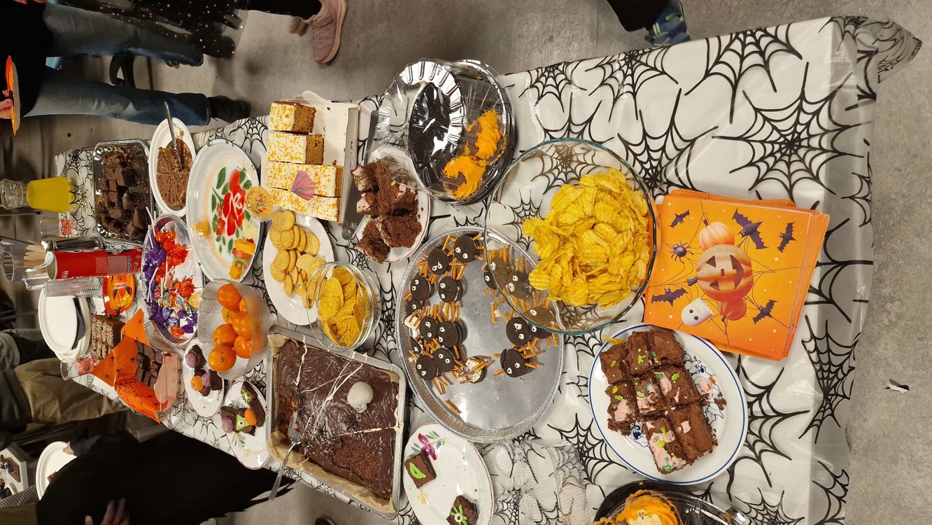 Et bord fullt av mat